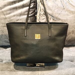 EUC MCM MONOGRAM EMBOSSED BLACK/GRAY SMOOTH COWHIDE LEATHER SHOULDER BAG